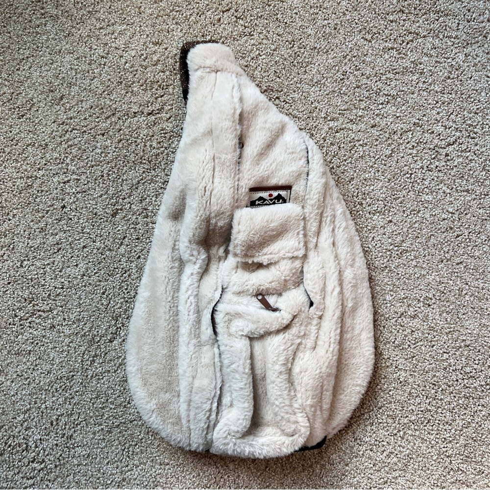 Kavu Cream Fleece Sling Bag